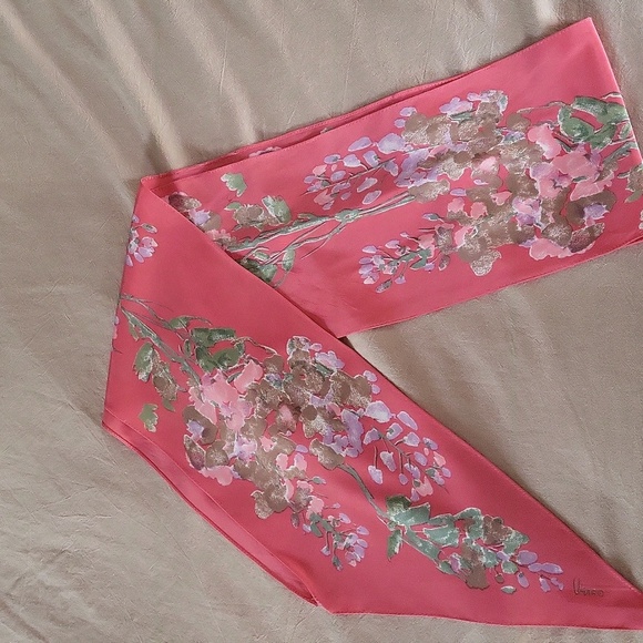 Floral and Patterned Scarves Set Five Pieces. - Picture 2 of 11